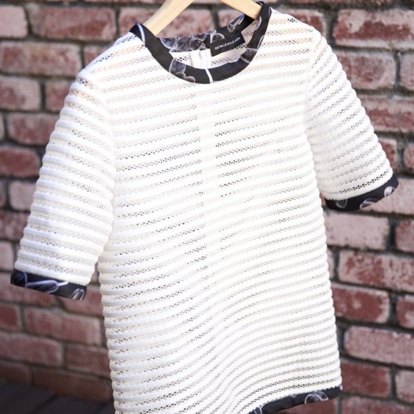 OSTWALD HELGASON - semi sheer structured blouse- fits smaller - Picture 13 of 15